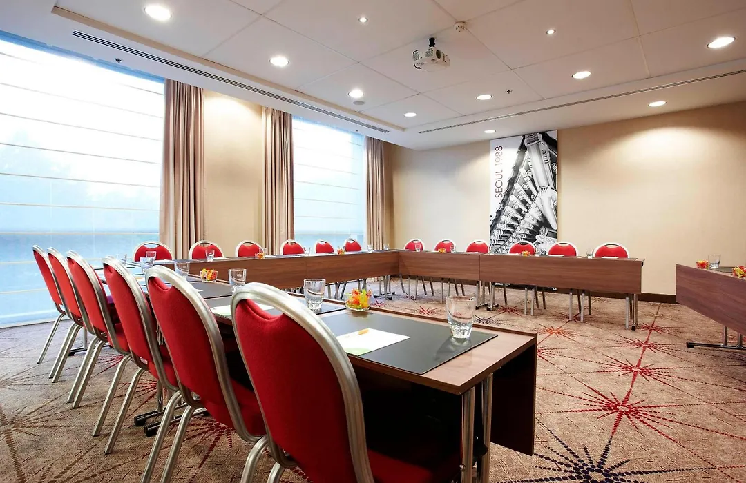 Courtyard By Marriott Brussels-1